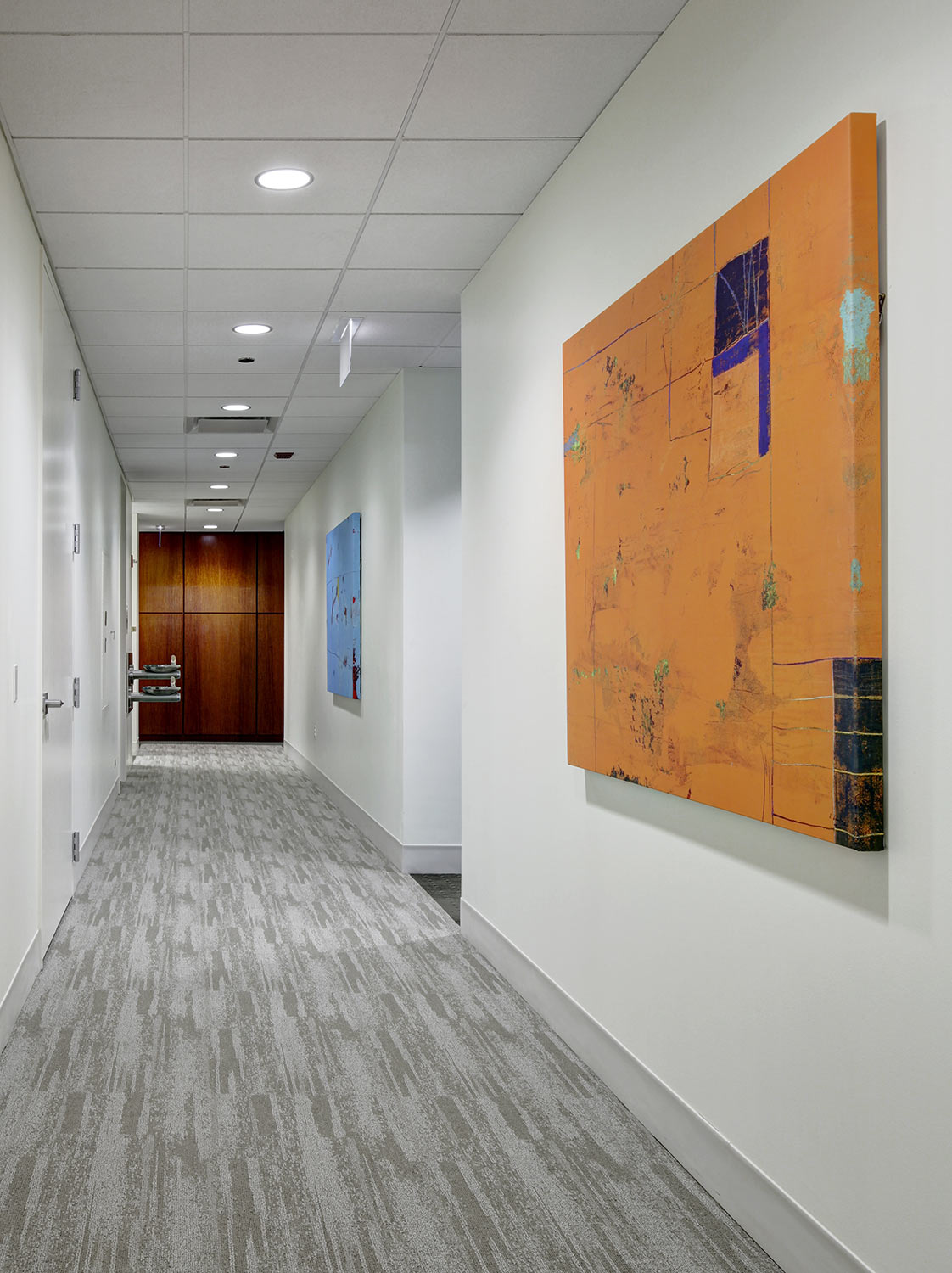 IOS-115S-Lasalle_Corridor.jpg