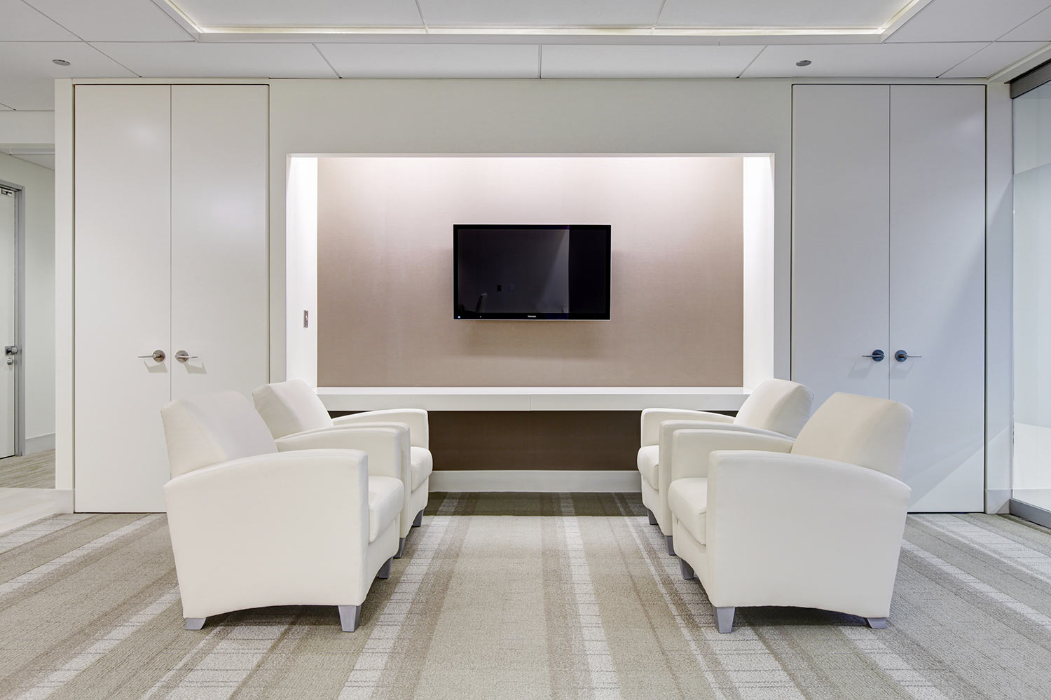 IOS-115S-Lasalle_Reception-Seating-2.jpg