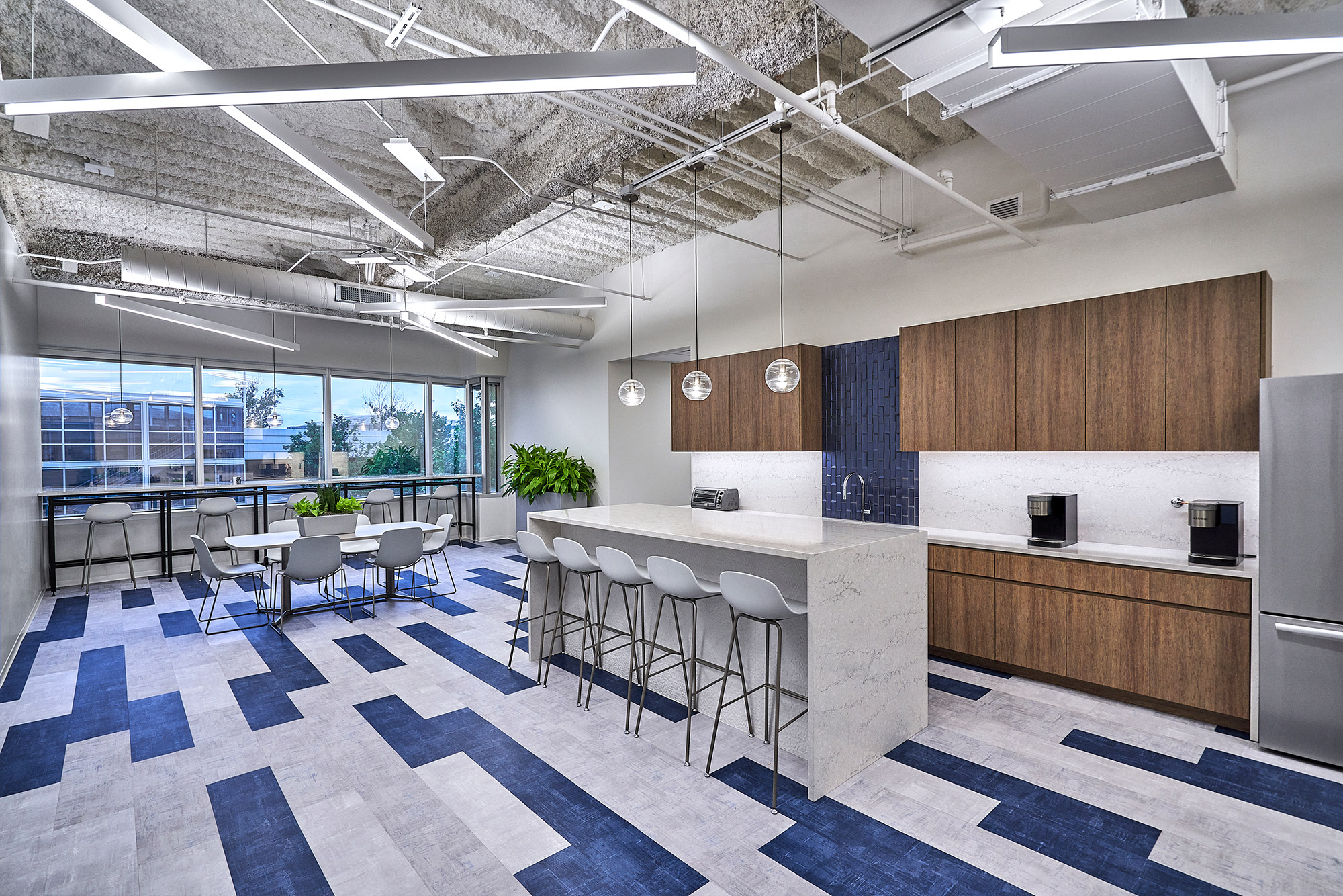 LRS-Fl-2-breakroom.jpg