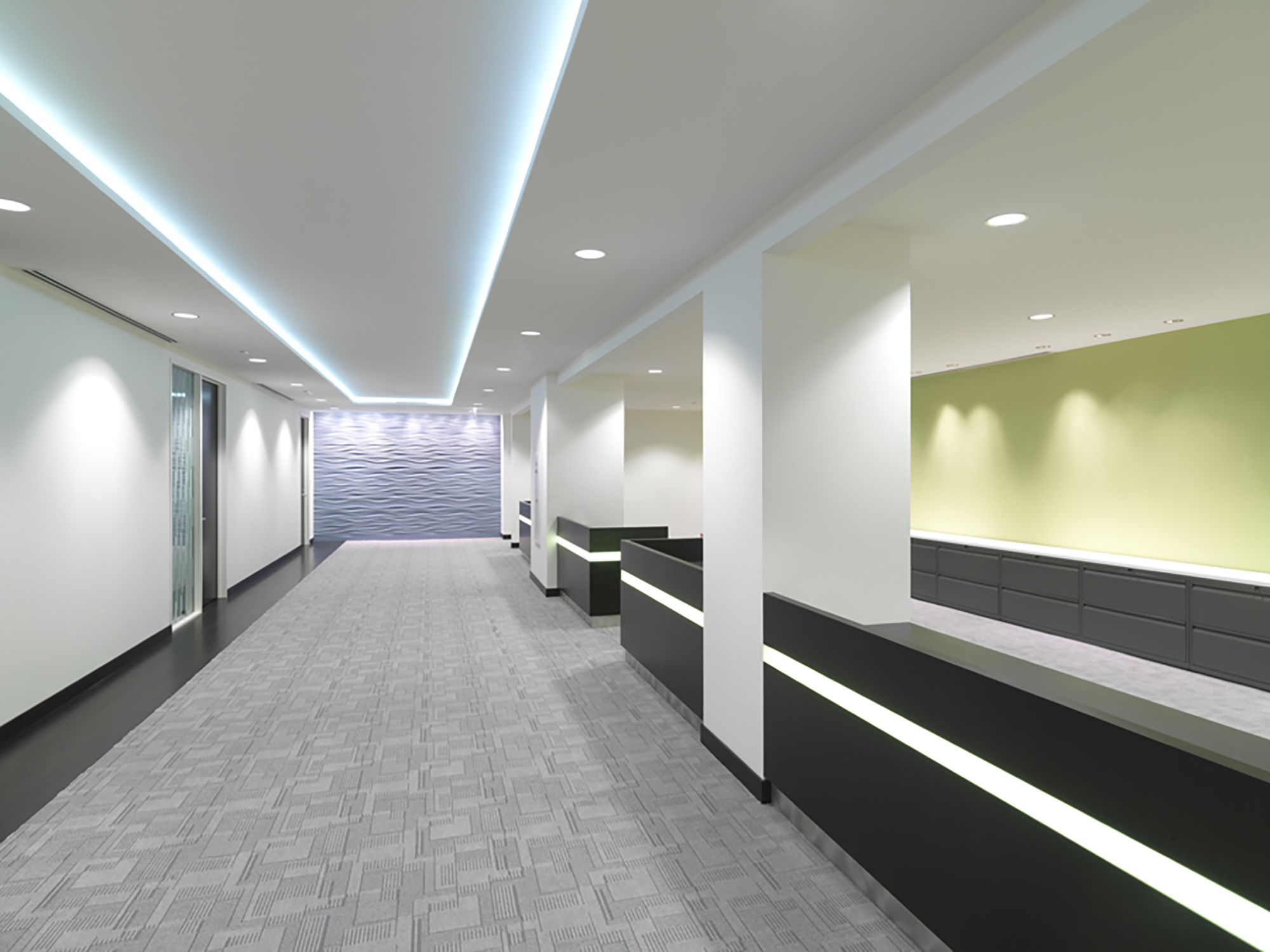 Spectrum_Exec._Sec._Desks-web.jpg