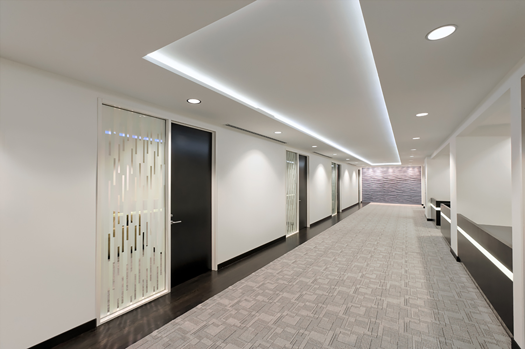 Spectrum_Wide_Exec_Corridor-web.jpg